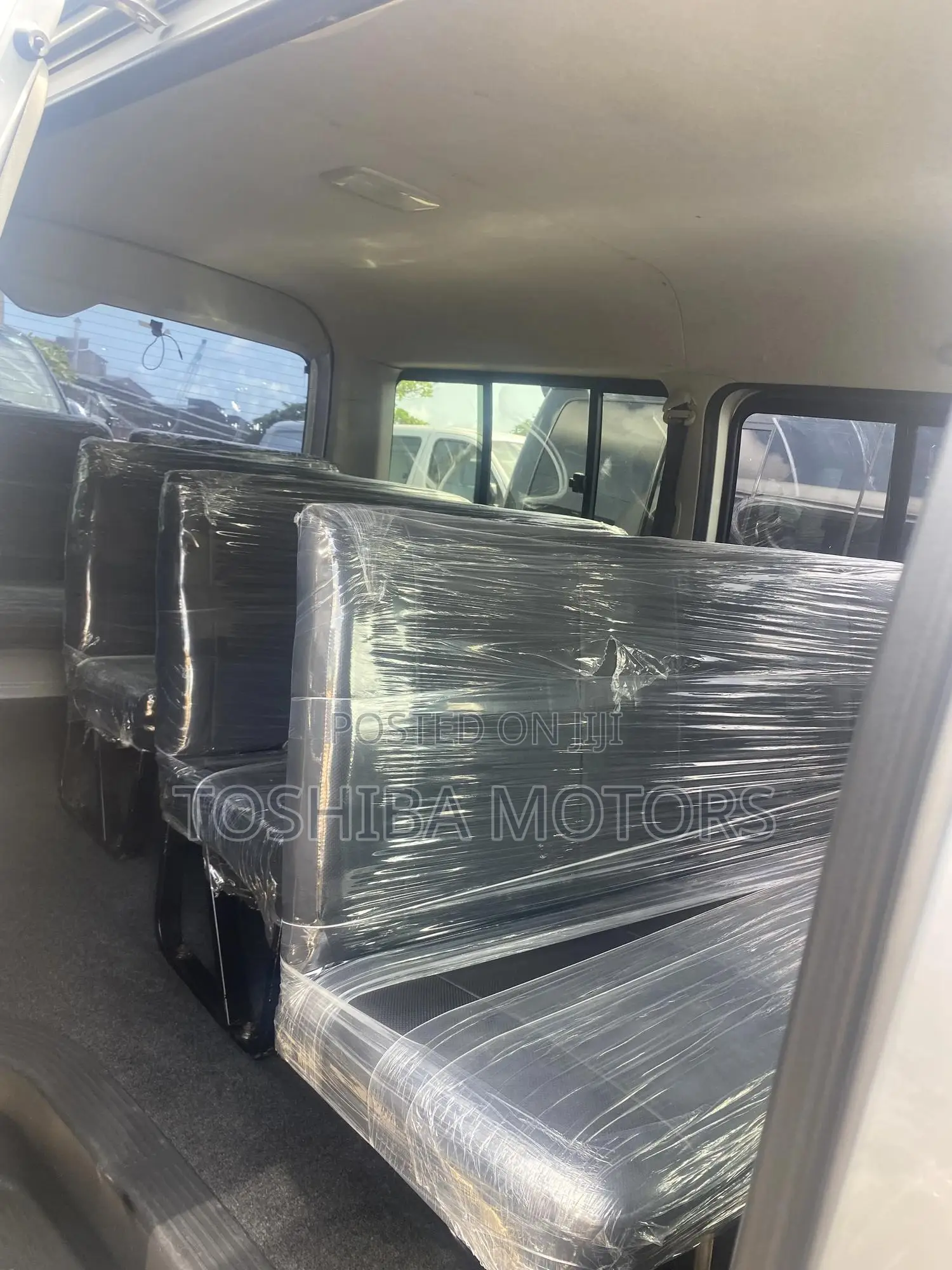 Toyota HiAce 2015 Silver