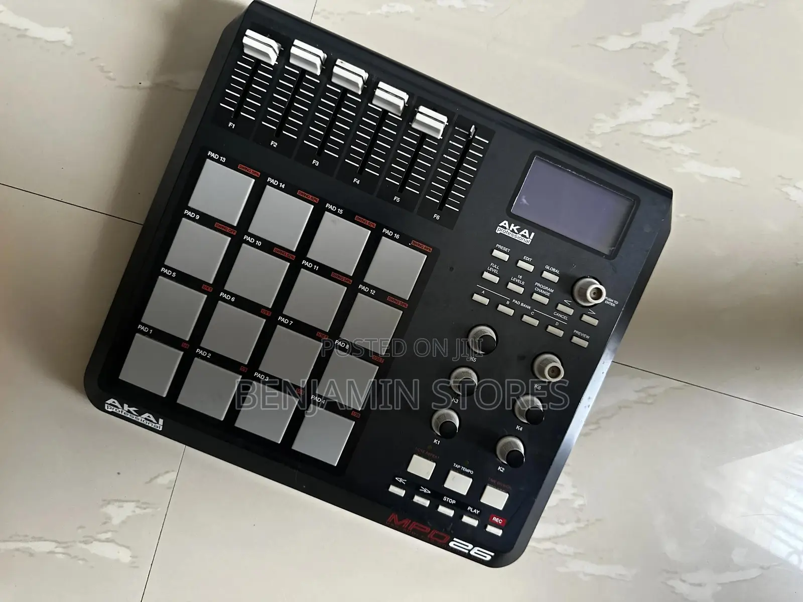 MPD 26 Pad Controller Unit