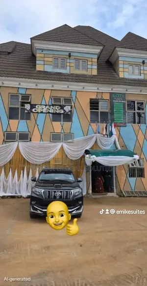 Plaza + 10 Rooms Suites for Sale