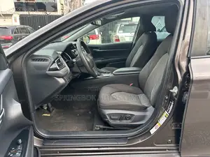 Toyota Camry LE (2.5L 4cyl 8A) 2019 Gray