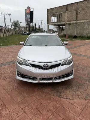 Toyota Camry SE Sport 4dr Sedan w/Prod. End 11/13 (2.5L 4cyl 6A) 2014