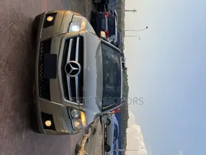 Mercedes-Benz GLK-Class 350 4MATIC 2010 Gold