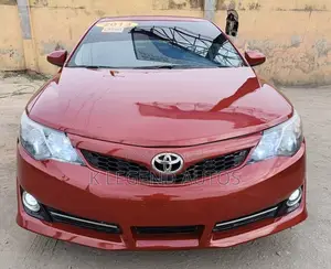 Toyota Camry SE 4dr Sedan (2.5L 4cyl 6A) 2013 Red