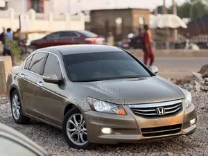 Honda Accord 2010 Gold