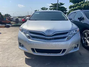 Toyota Venza XLE 4dr Wagon AWD (3.5L 6cyl 6A) 2014 Silver