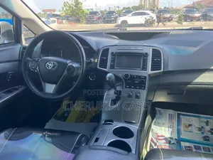 Toyota Venza XLE 4dr Wagon AWD (3.5L 6cyl 6A) 2014 Silver