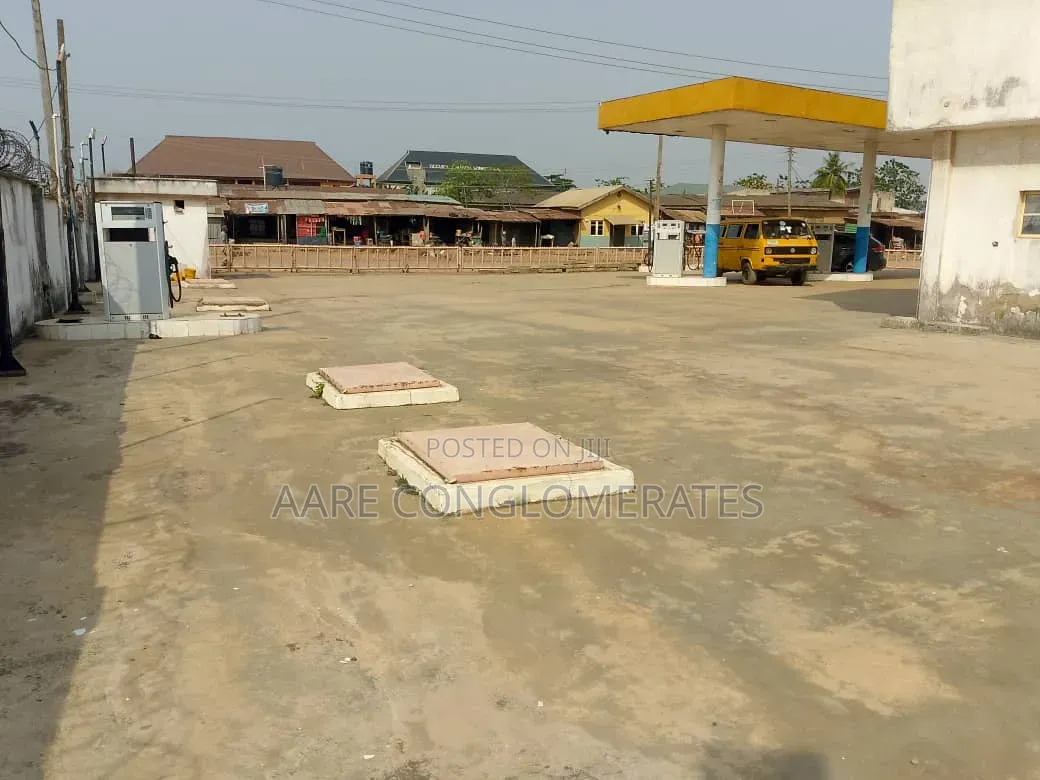 Fueling Station for Lease