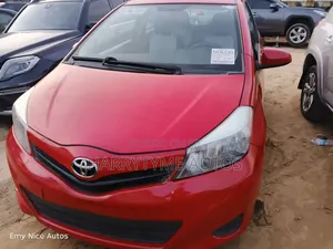 Toyota Yaris L Hatchback 3dr 2013 Red