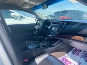Toyota Avalon XLE 4dr Sedan (3.5L 6cyl 6A) 2015 Silver