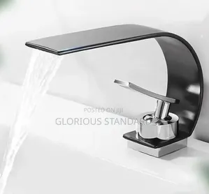 Executive Curve Basin Mixer England Standard
