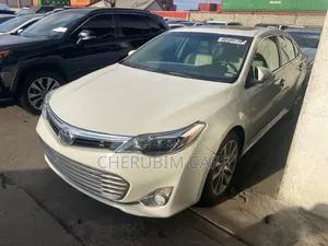 Toyota Avalon XLE 4dr Sedan (3.5L 6cyl 6A) 2015 White