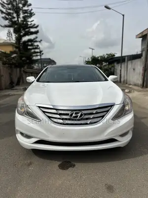 Hyundai Sonata Limited Sedan FWD (2.4L 4cyl 6A) 2013 White