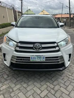 Toyota Highlander Limited Platinum 4dr SUV AWD (3.5L 6cyl 6A) 2015