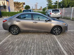 Toyota Corolla 2014 Gold