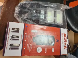 This Acros 200watts Solar Streetlight