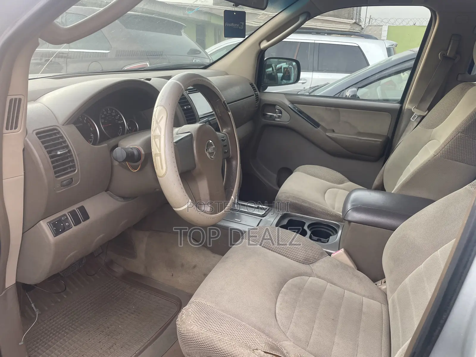 Nissan Pathfinder 2006 Silver