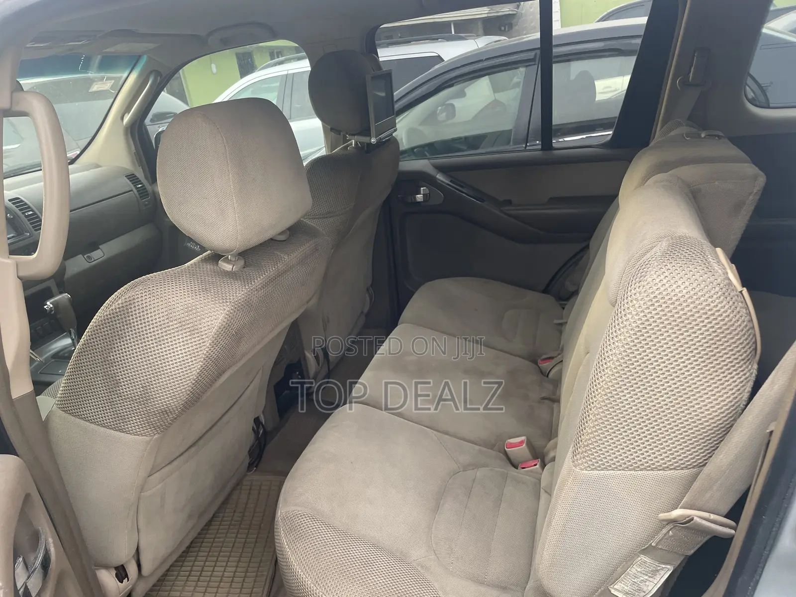 Nissan Pathfinder 2006 Silver