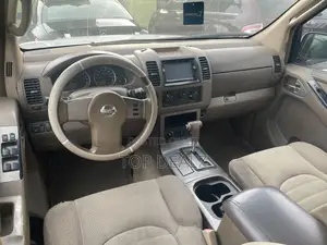 Nissan Pathfinder 2006 Silver