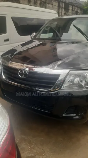 Toyota Hilux 2011 Black