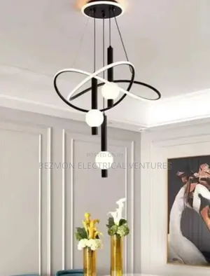 Nice Dropping Chandelier Available for Sale
