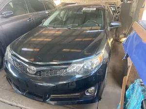 Toyota Camry SE 4dr Sedan (3.5L 6cyl 6A) 2014 Black