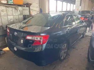 Toyota Camry SE 4dr Sedan (3.5L 6cyl 6A) 2014 Black
