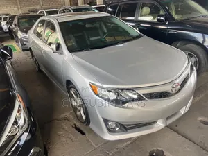 Toyota Camry SE 4dr Sedan (3.5L 6cyl 6A) 2014 Silver