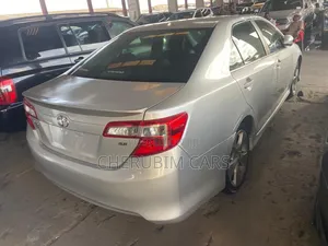 Toyota Camry SE 4dr Sedan (3.5L 6cyl 6A) 2014 Silver