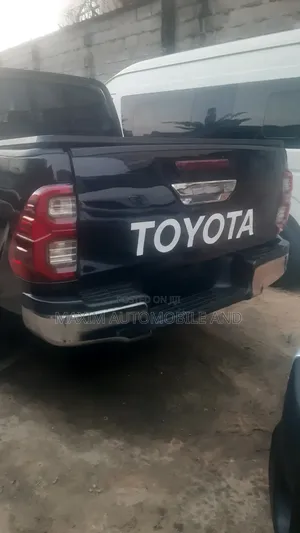 Toyota Hilux 2011 Black