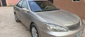 Toyota Camry 2005 Gold