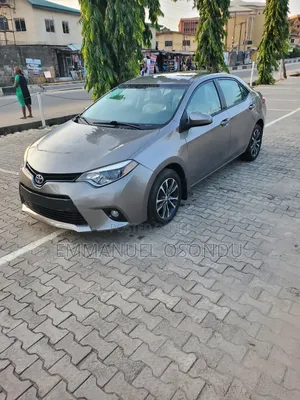 Toyota Corolla 2015 Gold