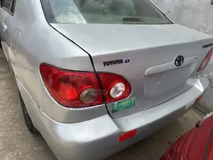 Toyota Corolla LE 2005 Silver