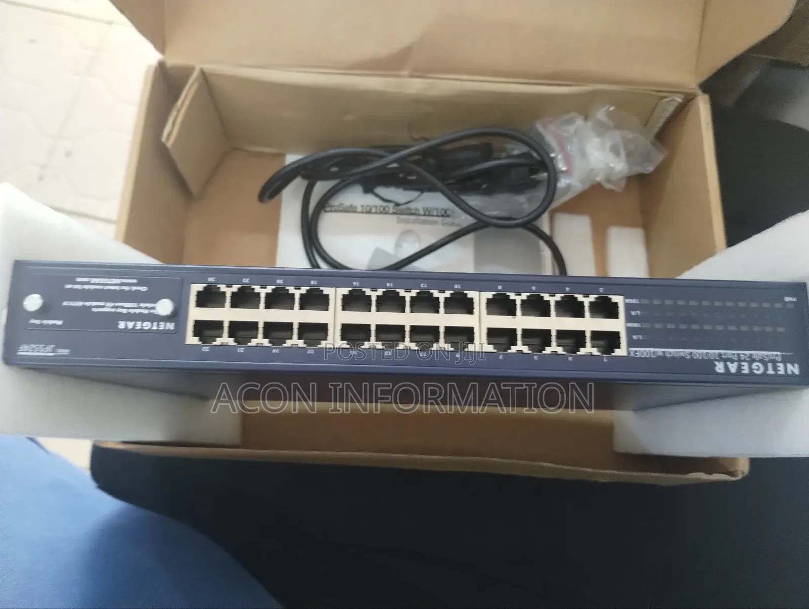 Netgear Jfs524 24 Port 10/100 MBPS Fast Ethernet Switch (Blue)