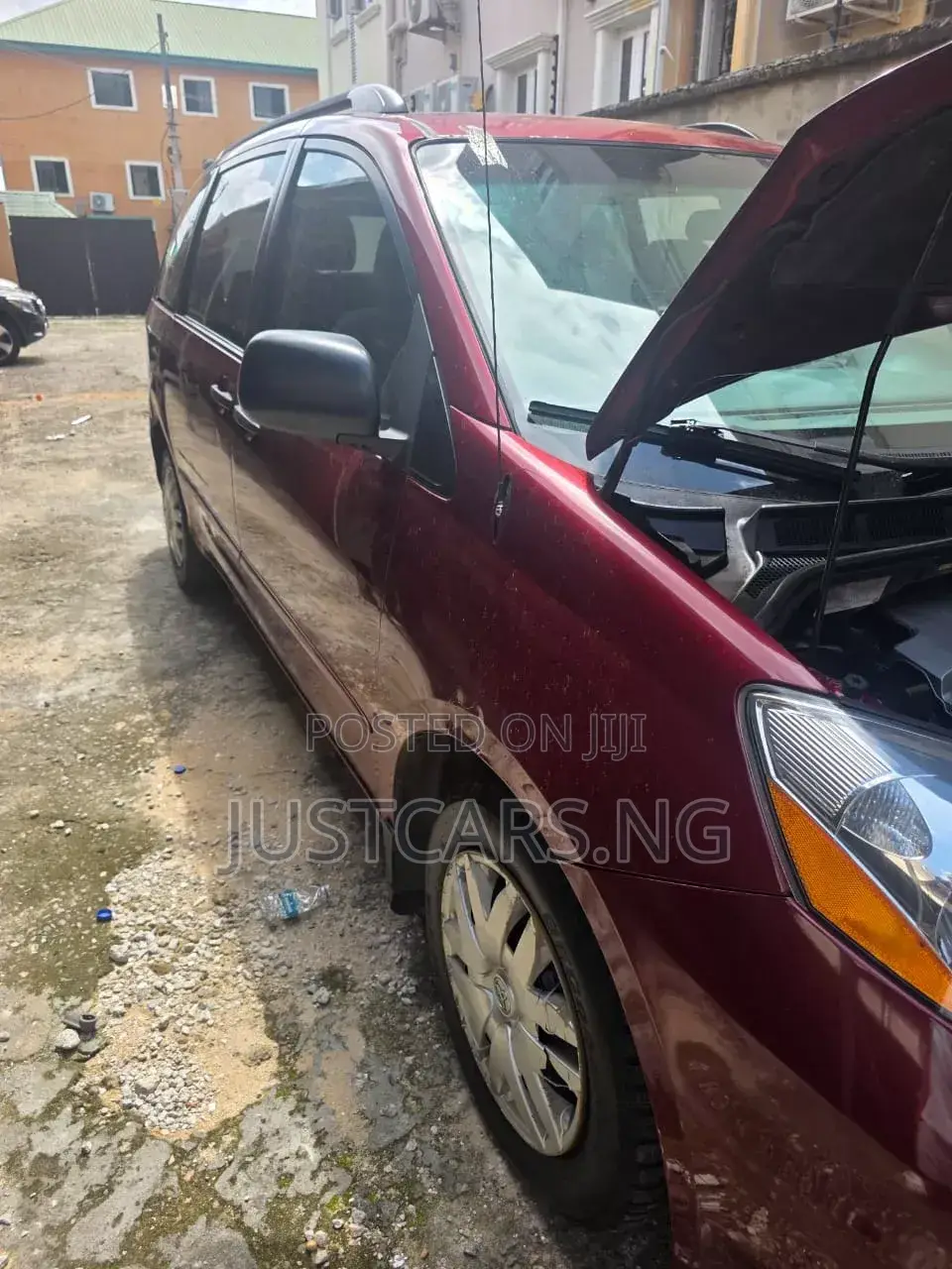 Toyota Sienna 2006 Red