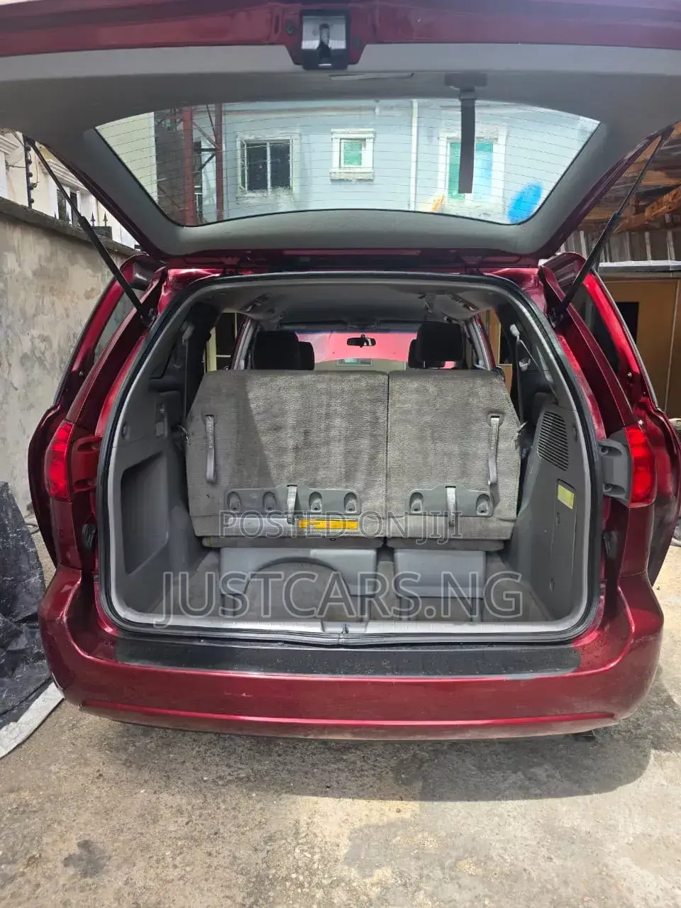 Toyota Sienna 2006 Red