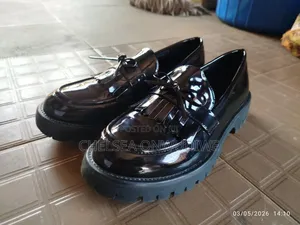 Black Shoe