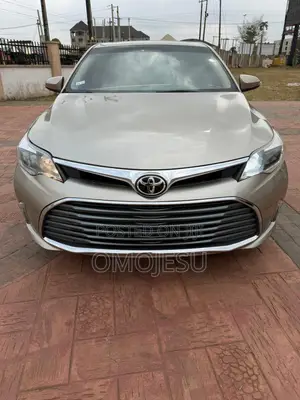 Toyota Avalon Limited 4dr Sedan (3.5L 6cyl 6A) 2014 Gold