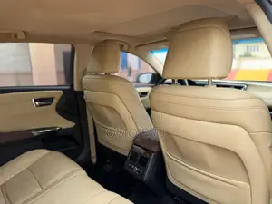 Toyota Avalon Limited 4dr Sedan (3.5L 6cyl 6A) 2014 Gold