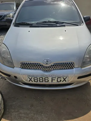 Toyota Yaris 1.0 2005 Silver
