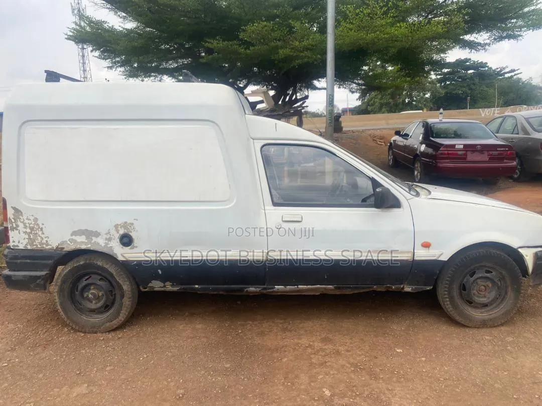 Ford Transit 1999 White
