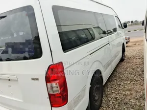 Toyota HiAce 2012 White