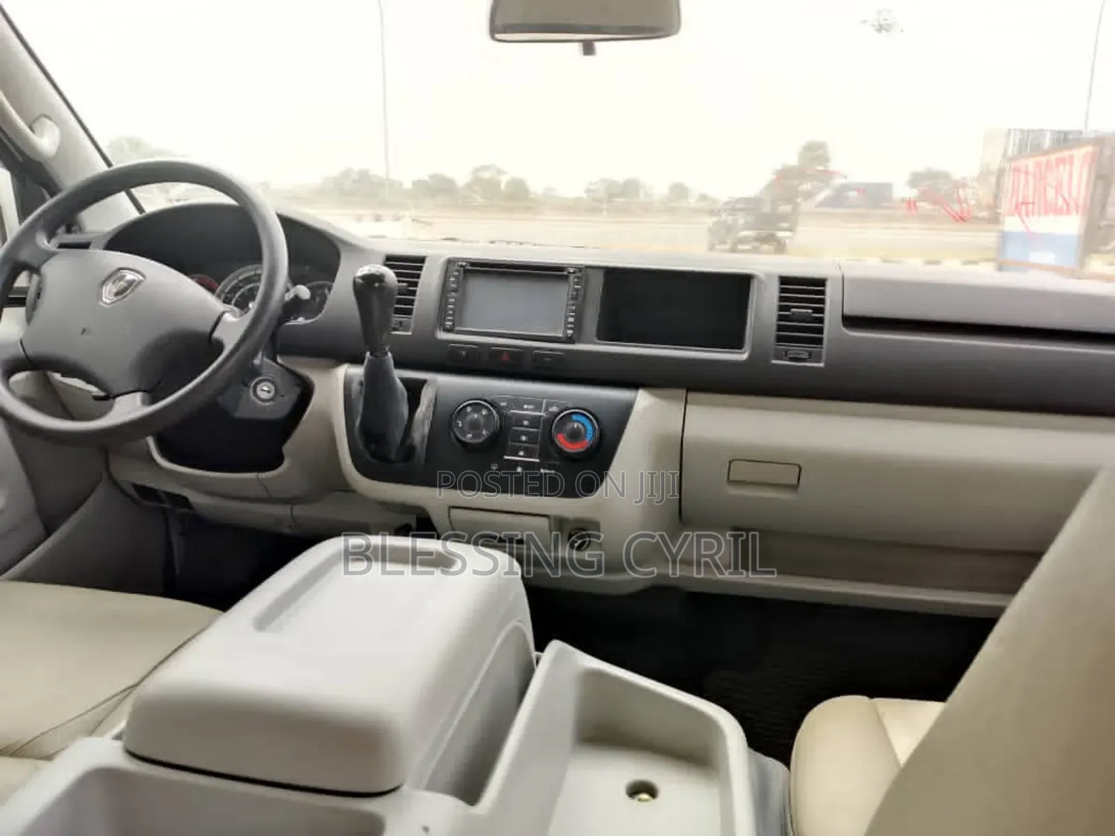 Toyota HiAce 2012 White