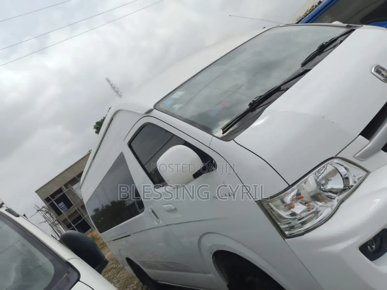 Toyota HiAce 2012 White