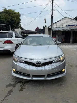 Toyota Camry 2012 Silver