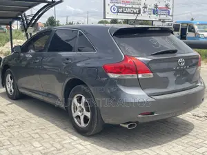 Toyota Venza V6 AWD 2011 Gray