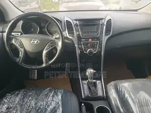 Hyundai Elantra GLS Sedan FWD (1.8L 4cyl 6A) 2013 Blue