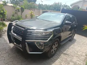 Toyota Fortuner 2020 Black