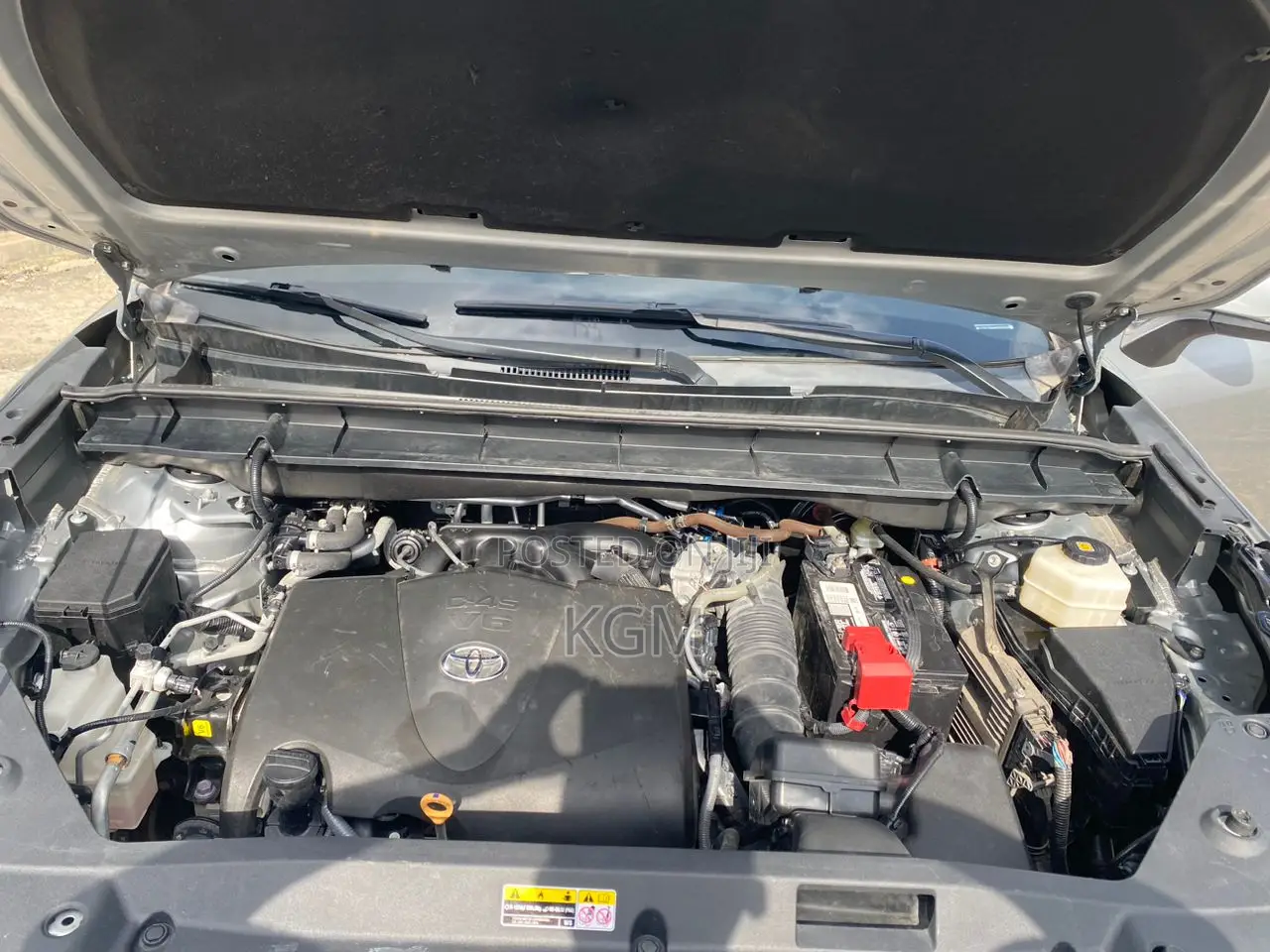 Toyota Highlander LE 2021 Gray