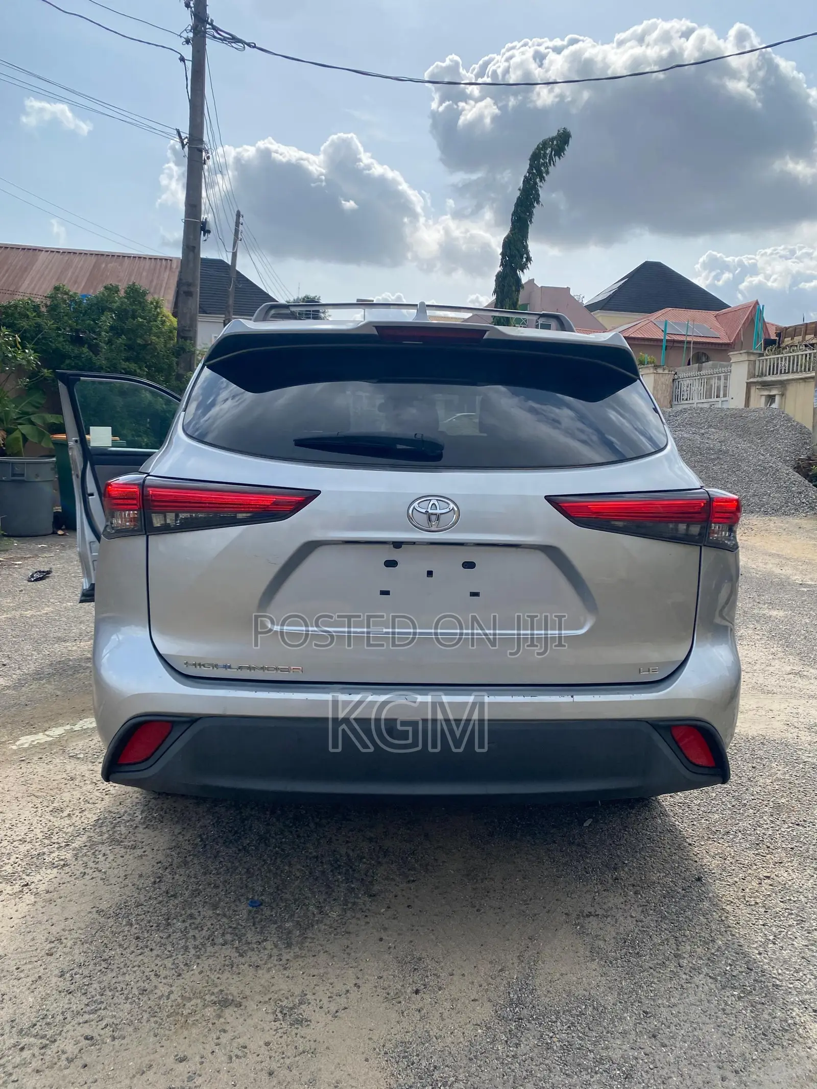 Toyota Highlander LE 2021 Gray