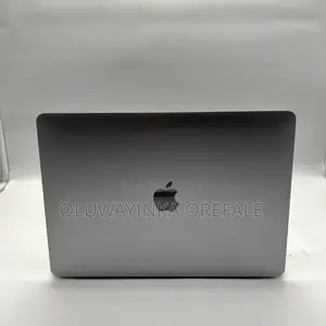 Laptop Apple MacBook Pro 2022 M2 8GB Apple M2 SSD 256GB